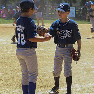 Two Rays players chat